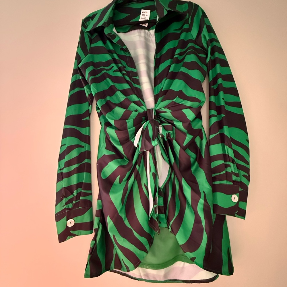 AKIRA Green and Black Ruched Tie Front Dress